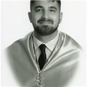 Maestro de Educación Primaria apto para dar clase a todo tipo de alumnado que se encuentre en la etapa de primaria.